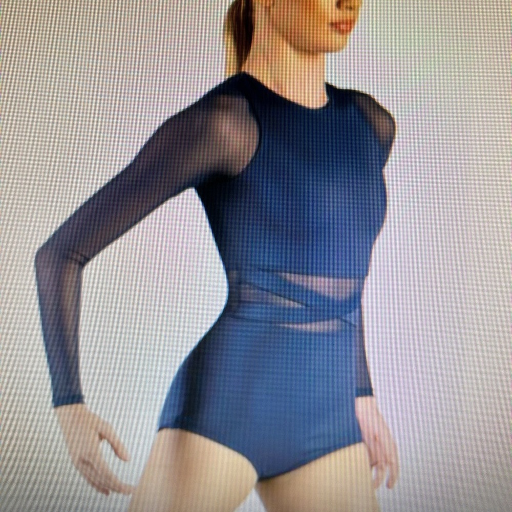Valera Performance long sleeve crossover leotard EUC